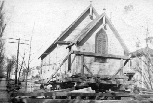 Trinity Episcopal Chapel moving in 1907.