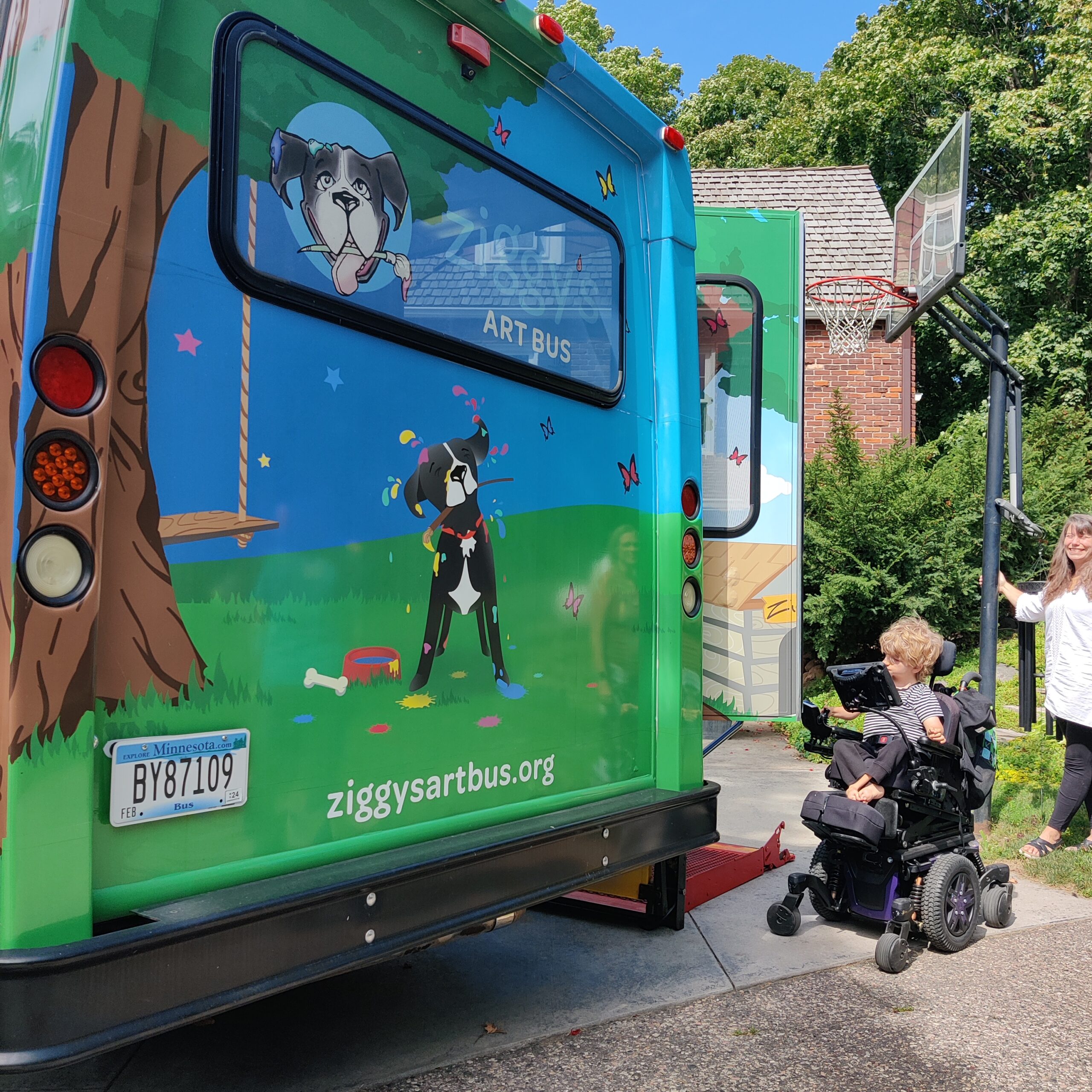 Accessibility meets artistry aboard Ziggy's Art Bus where Felix enjoyed a personalized art session at his own home.