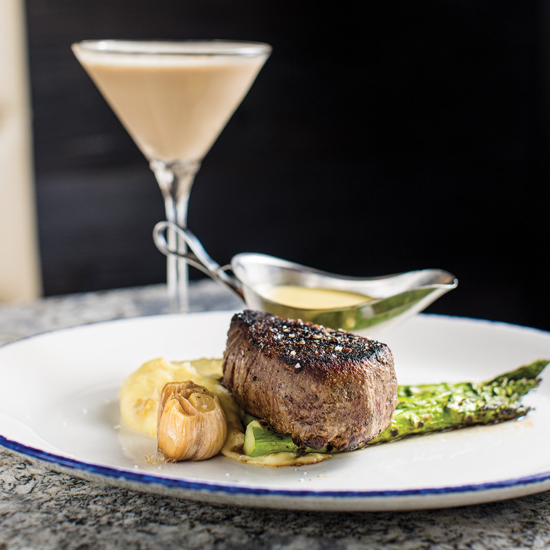 Filet Mignon with Béarnaise sauce hit the ticket for a smart order.