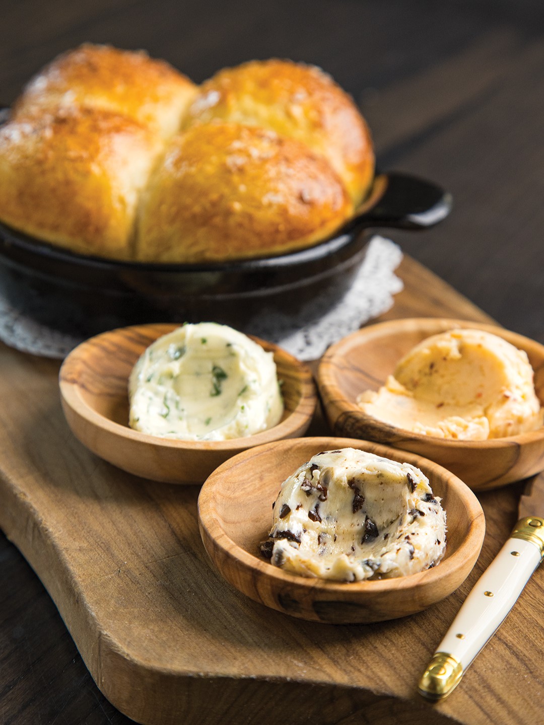 Diners can indulge in Parker House Rolls with butter dressed in fine herbs, Aleppo honey, smoky olives and sea salt.