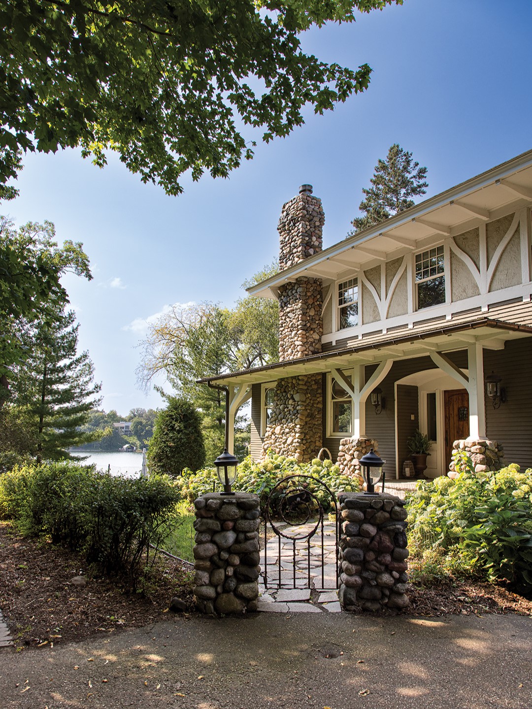 The Gartners’ home was originally designed in 1892 by Harry Wild Jones for William Peet who chose not to build the cottage. Shortly after, fellow Minnetonka Yacht Club member William Rolph of Minneapolis had it built. According to a 1949 Minneapolis Tribune article (written about the family when it lived in the cottage), Rolph’s sons, “… docked their scows across the bay at the cupola-peaked yacht club, which was also designed by Jones.” Notably, the home was close to the Hotel St. Louis, which was dismantled in 1907, according to Elizabeth Vandam, author of a Jones biography.