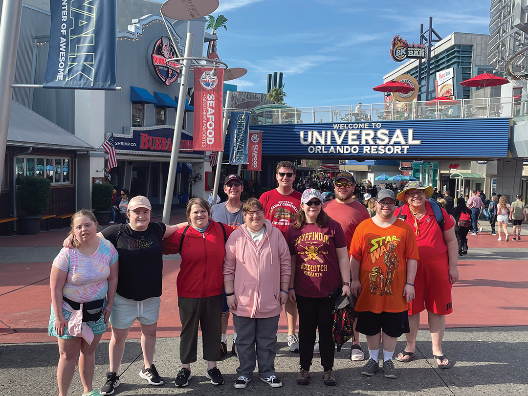 Hammer travelers gather for good times at Universal Orlando Resort. 