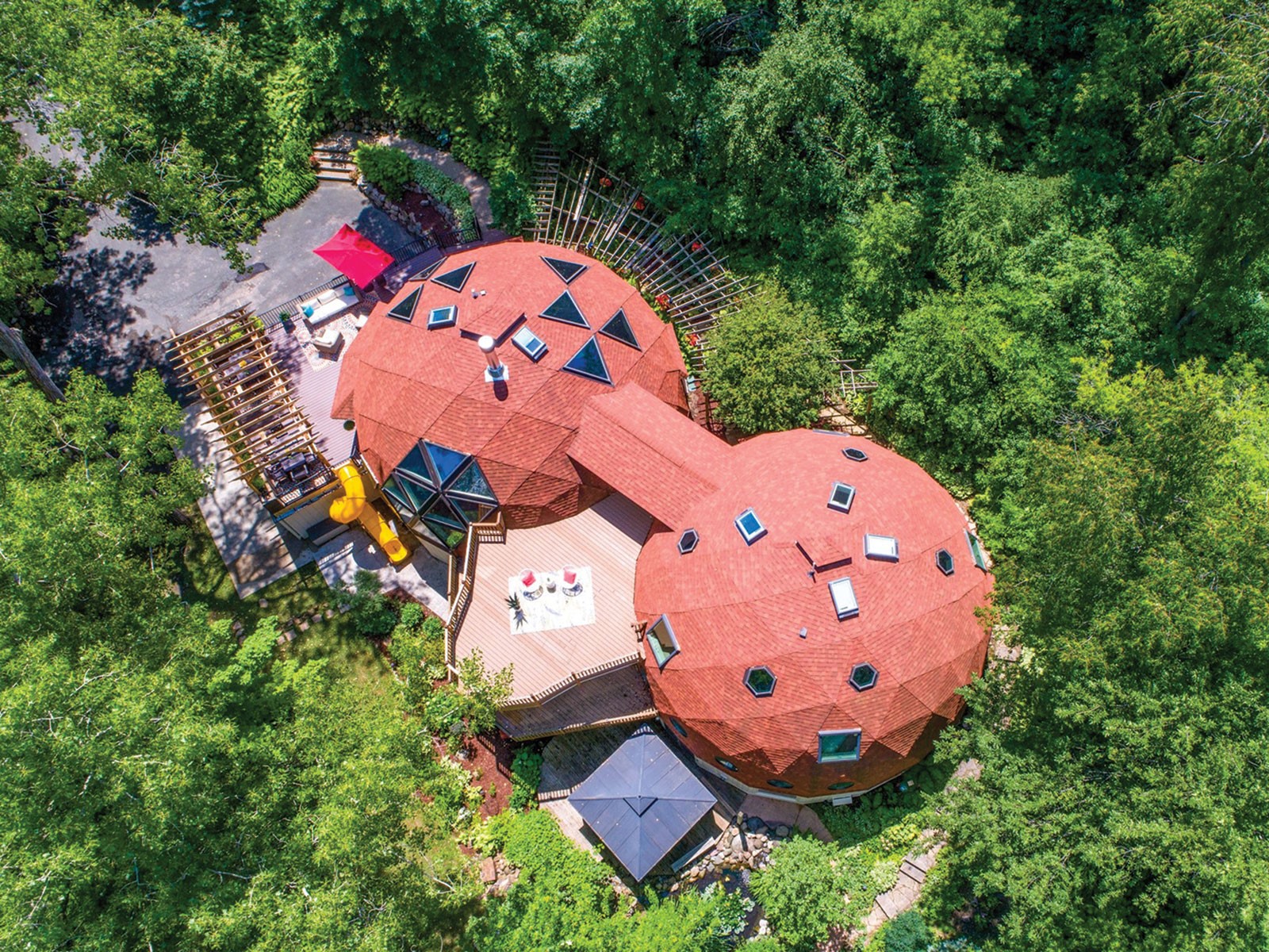 Double Domes in Eden Prairie features two geodesic domes, creating one of the most unique stays in the Metro. Kids, and kids at heart, can dive into loads of tricked out indoor and outdoor fun. (Turn to page 30 for details.)