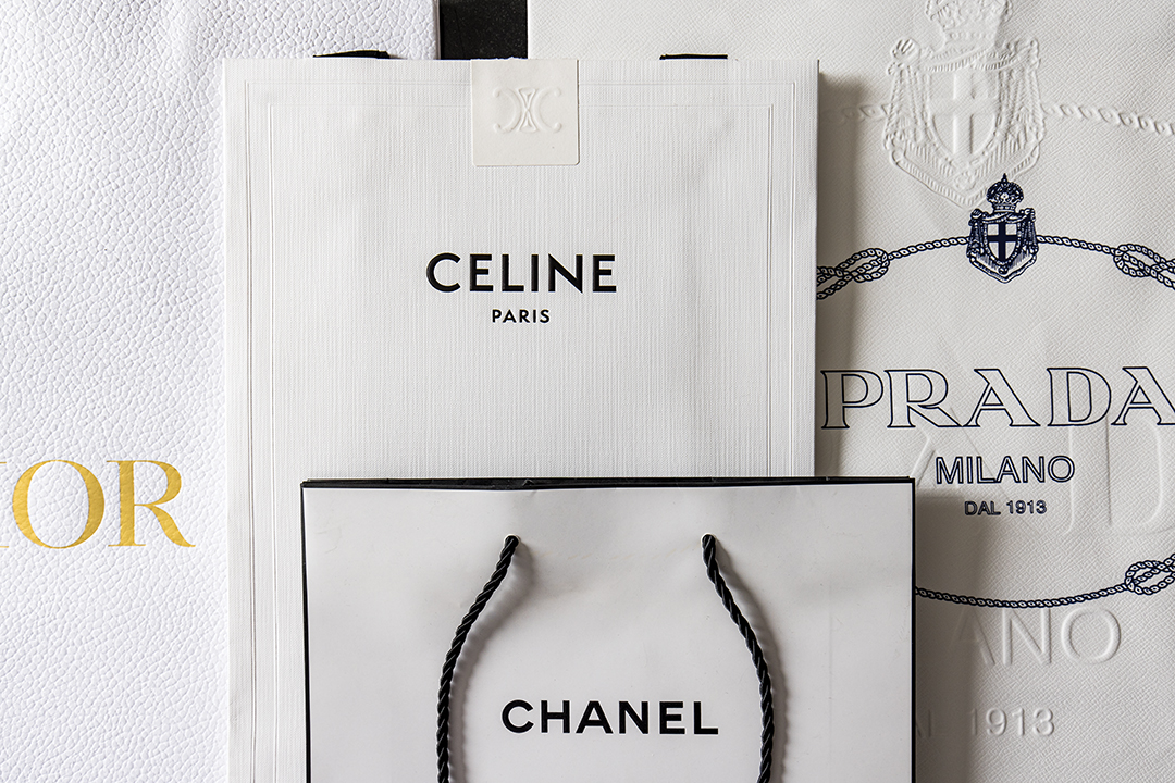 Brookie Brandt appreciates more than unique and well-designed shopping bags. “Coming from the marketing world, I am attracted to pretty and interesting marketing materials,” she says, noting that she once collected perfume sample cards, making a glass-topped table with them when she was younger. 